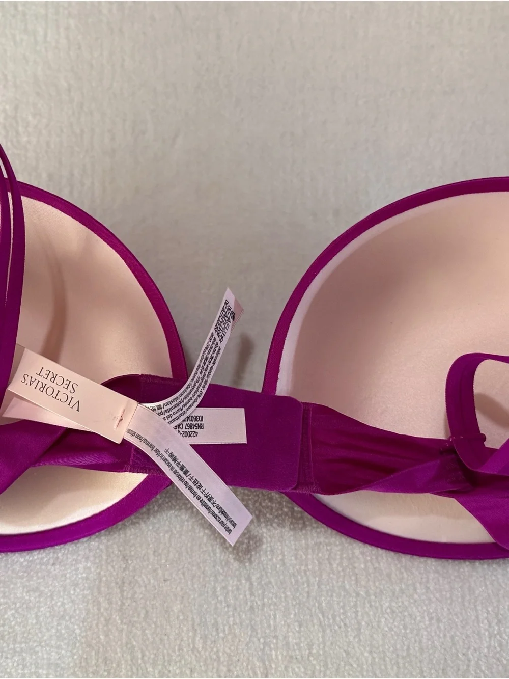 Victoria’s Secret Very Sexy Push Up T-Shirt Bra Magenta 34DD NWT Smooth